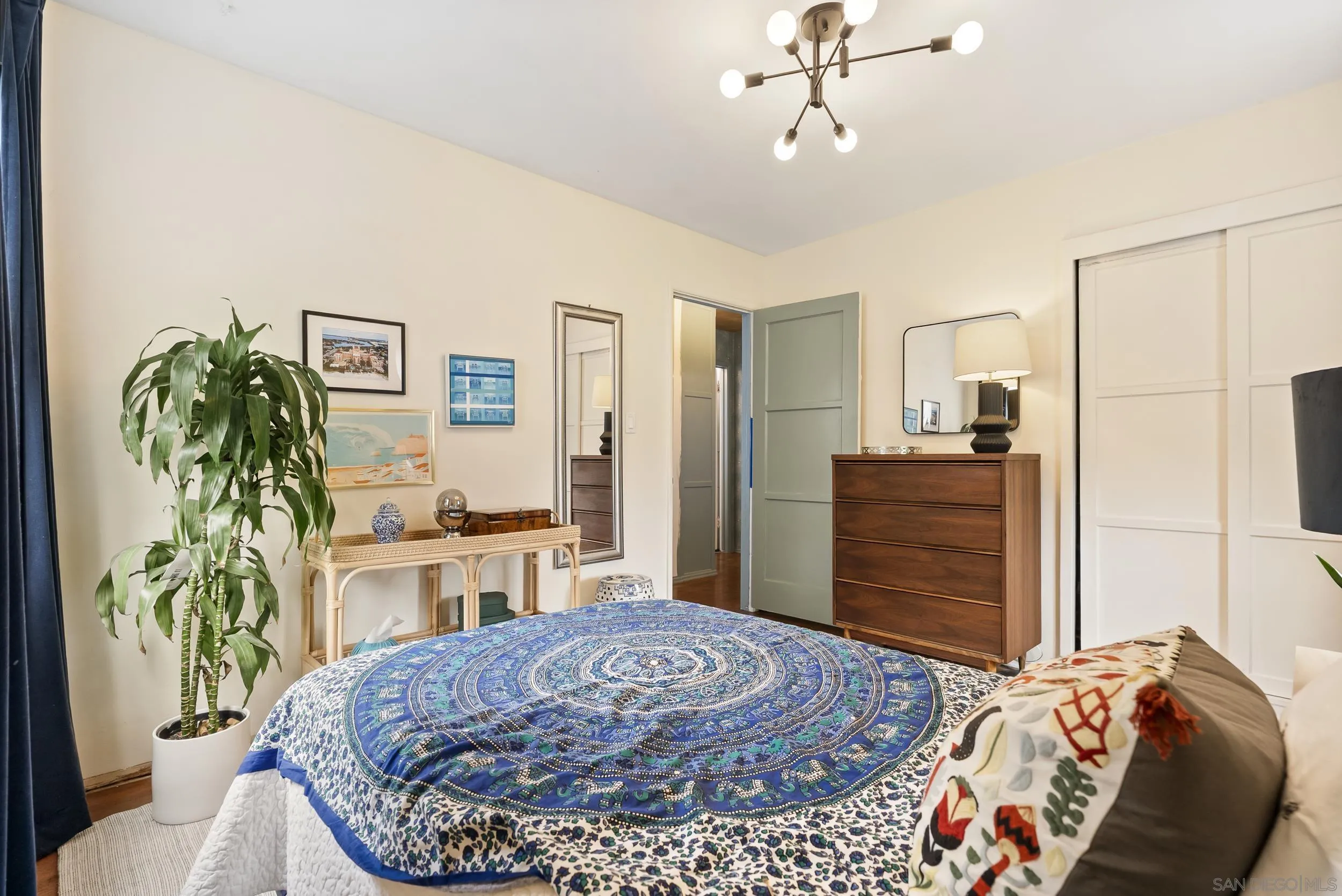 https://cdn.realtyfeed.com/cdn/127/260012884/9eedb1a3c593e3179fc75ed952d5a621.webp