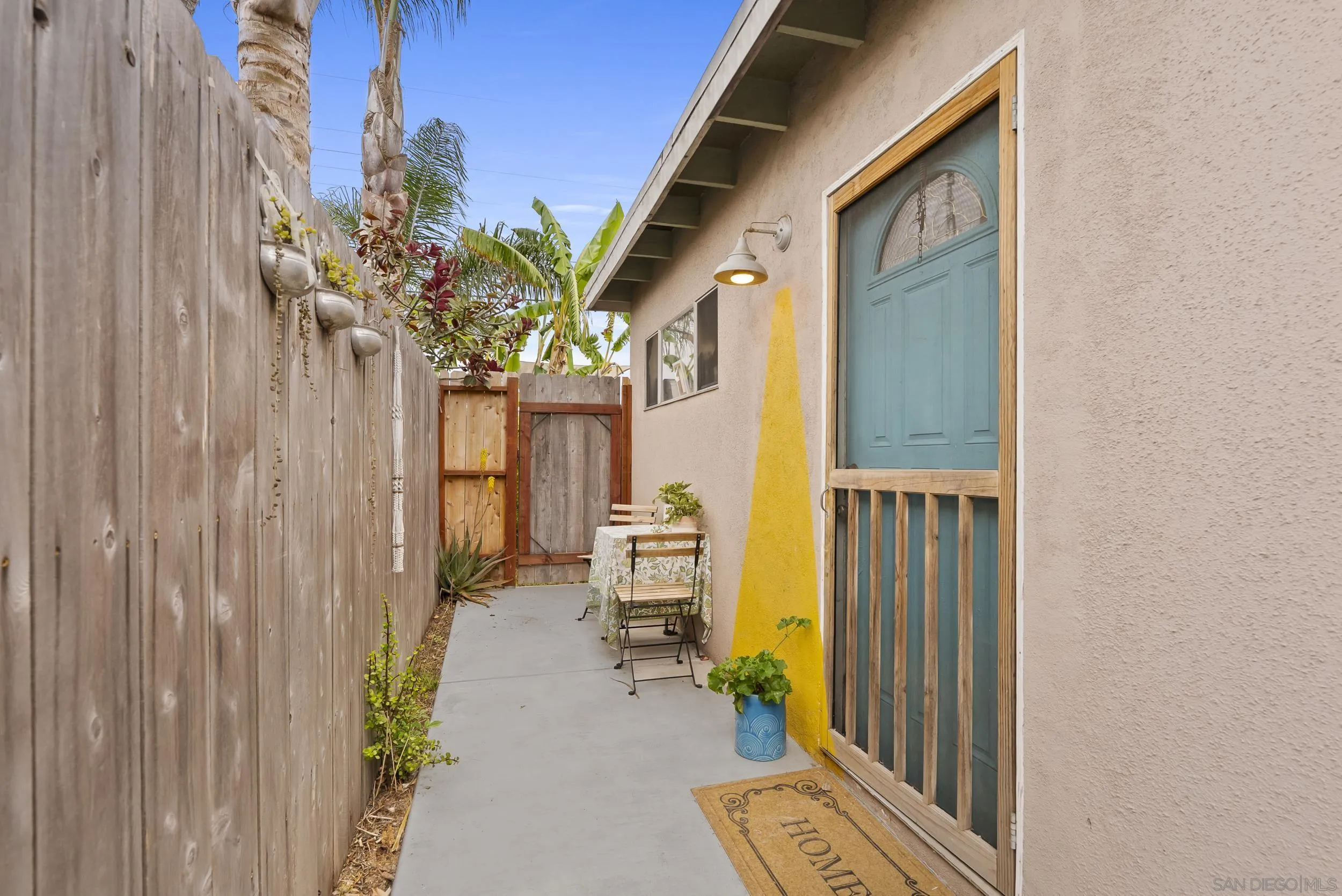 https://cdn.realtyfeed.com/cdn/127/260012884/fb40c6f3b588bddbbfff8cb1acb8bf21.webp