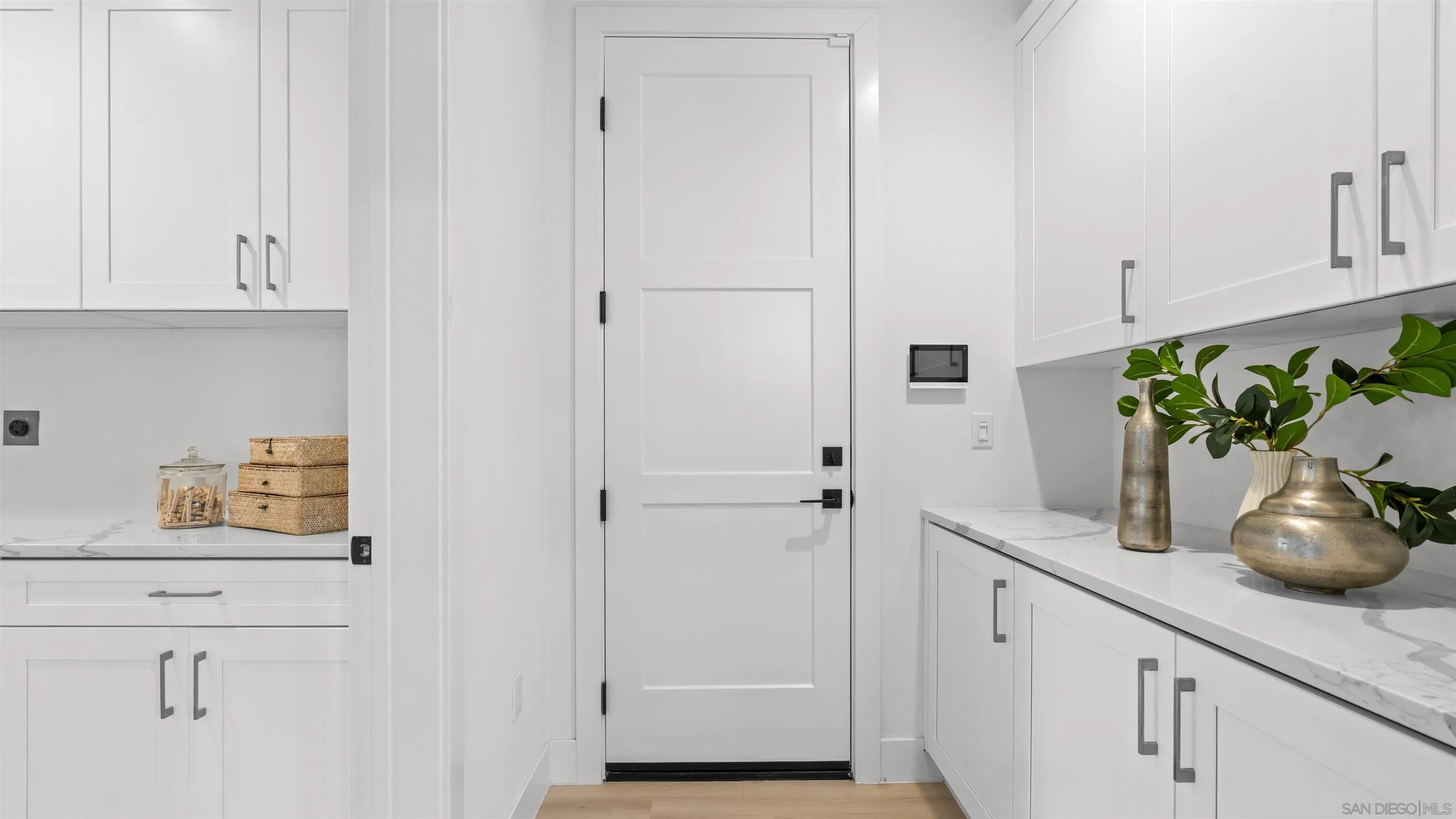 https://cdn.realtyfeed.com/cdn/127/260012885/0adfdfaf3e680d7bf6fac4f0f7512aa1.webp