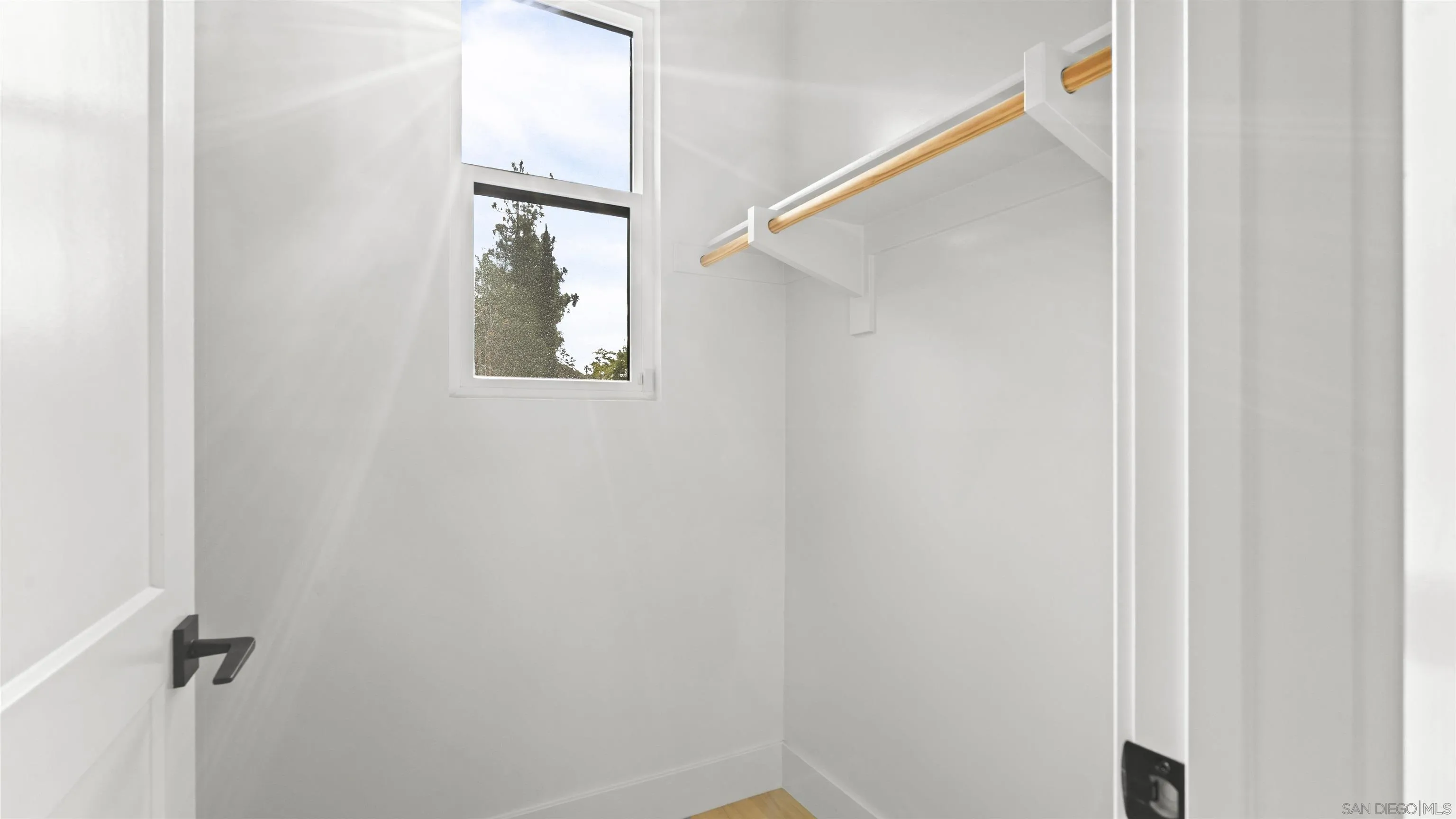 https://cdn.realtyfeed.com/cdn/127/260012885/5cc294e7185853a7e58a0adcb7606d9c.webp