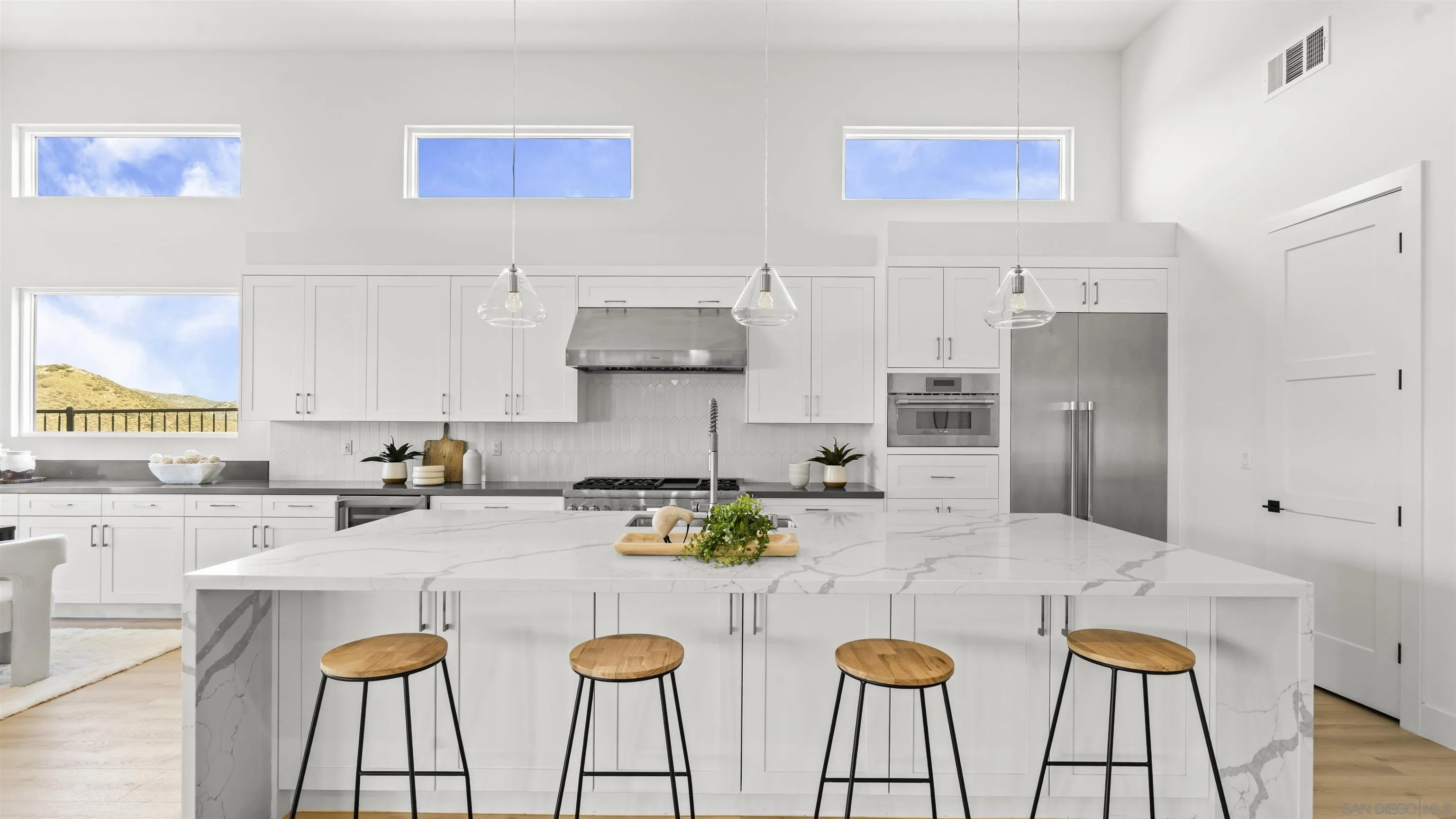 https://cdn.realtyfeed.com/cdn/127/260012885/8dec1a3f5ac64544d1d086f28781317a.webp