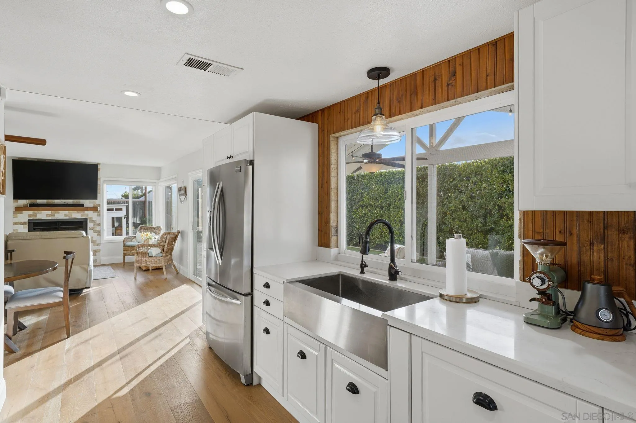 https://cdn.realtyfeed.com/cdn/127/260012890/0e2f4c609d7893a04c2335866a6791b9.webp