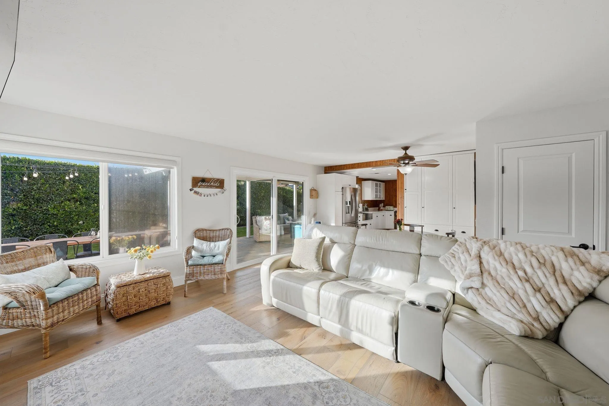 https://cdn.realtyfeed.com/cdn/127/260012890/43ab842c8908bad1af2a206d2963b8a8.webp