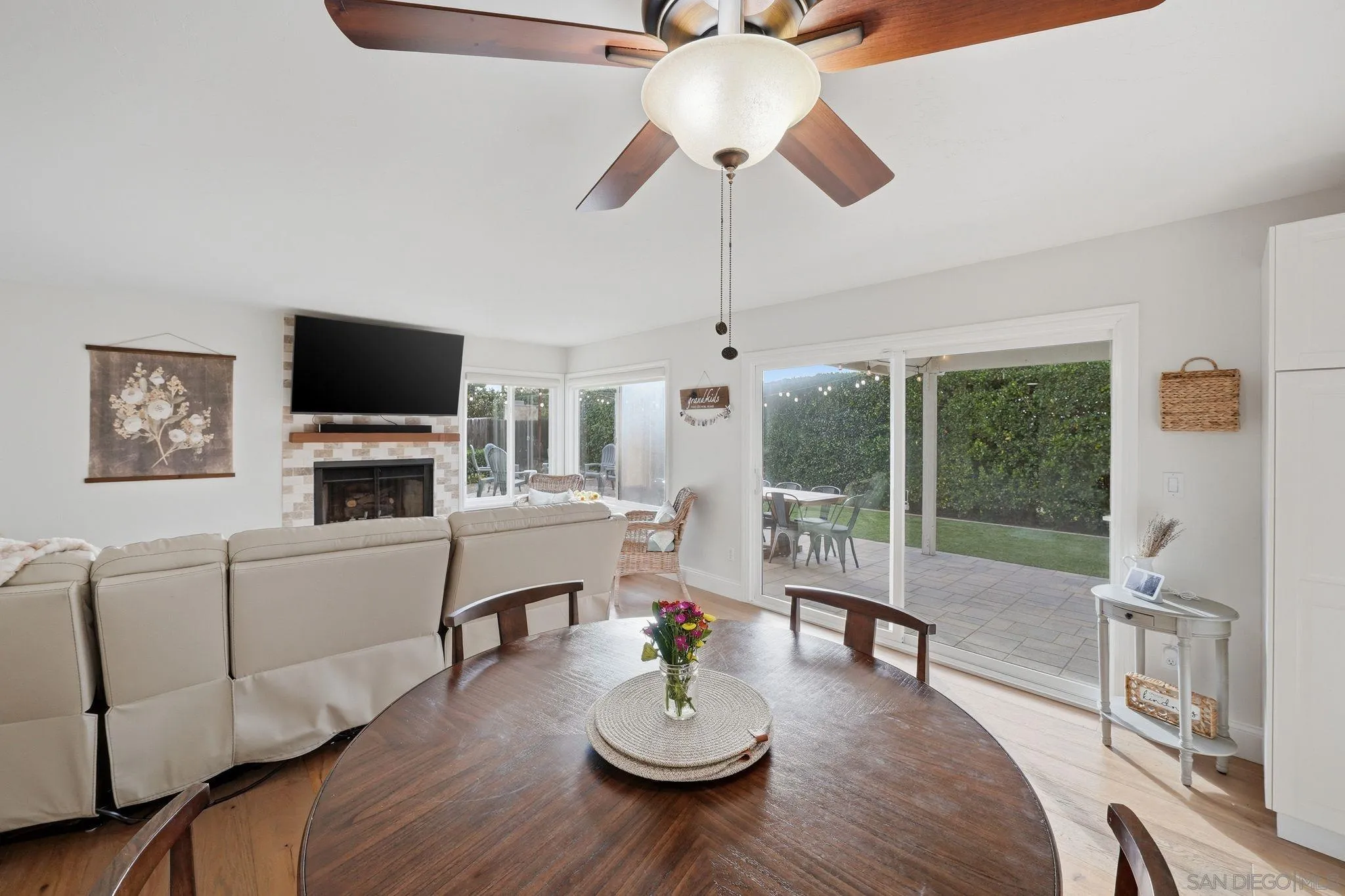 https://cdn.realtyfeed.com/cdn/127/260012890/481db6b0bbe83ef49429cf4dafedd524.webp
