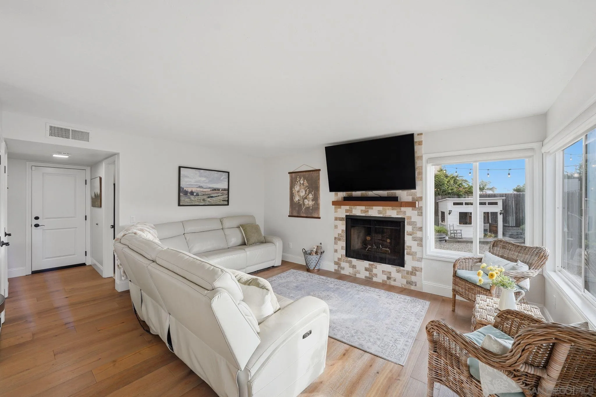 https://cdn.realtyfeed.com/cdn/127/260012890/6defd5444d32bf5d1c17db0009e355d7.webp
