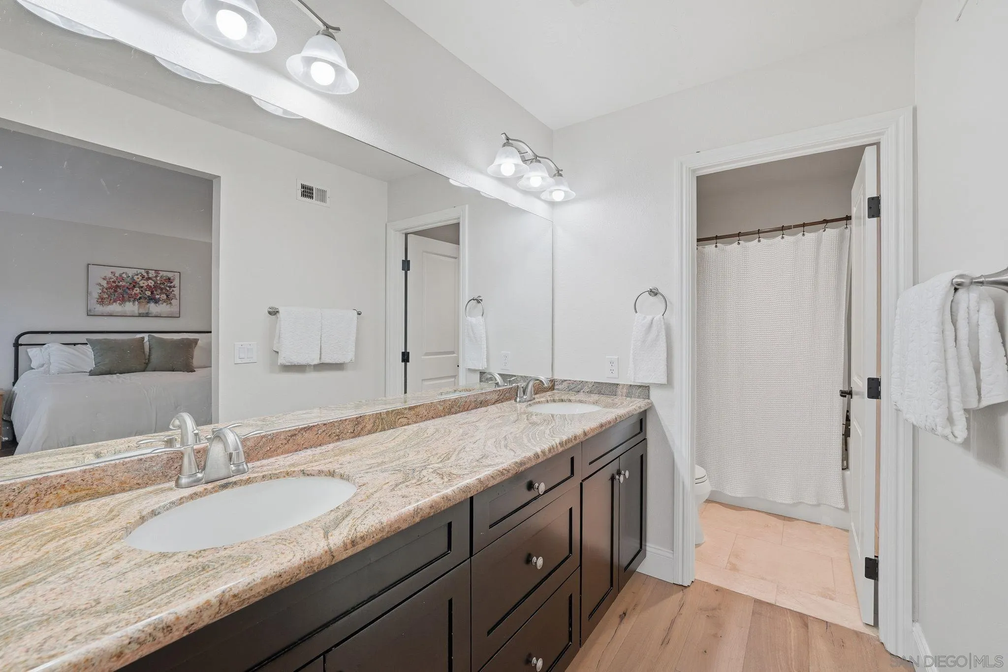 https://cdn.realtyfeed.com/cdn/127/260012890/b03b2530662669be573137168bdc2abb.webp