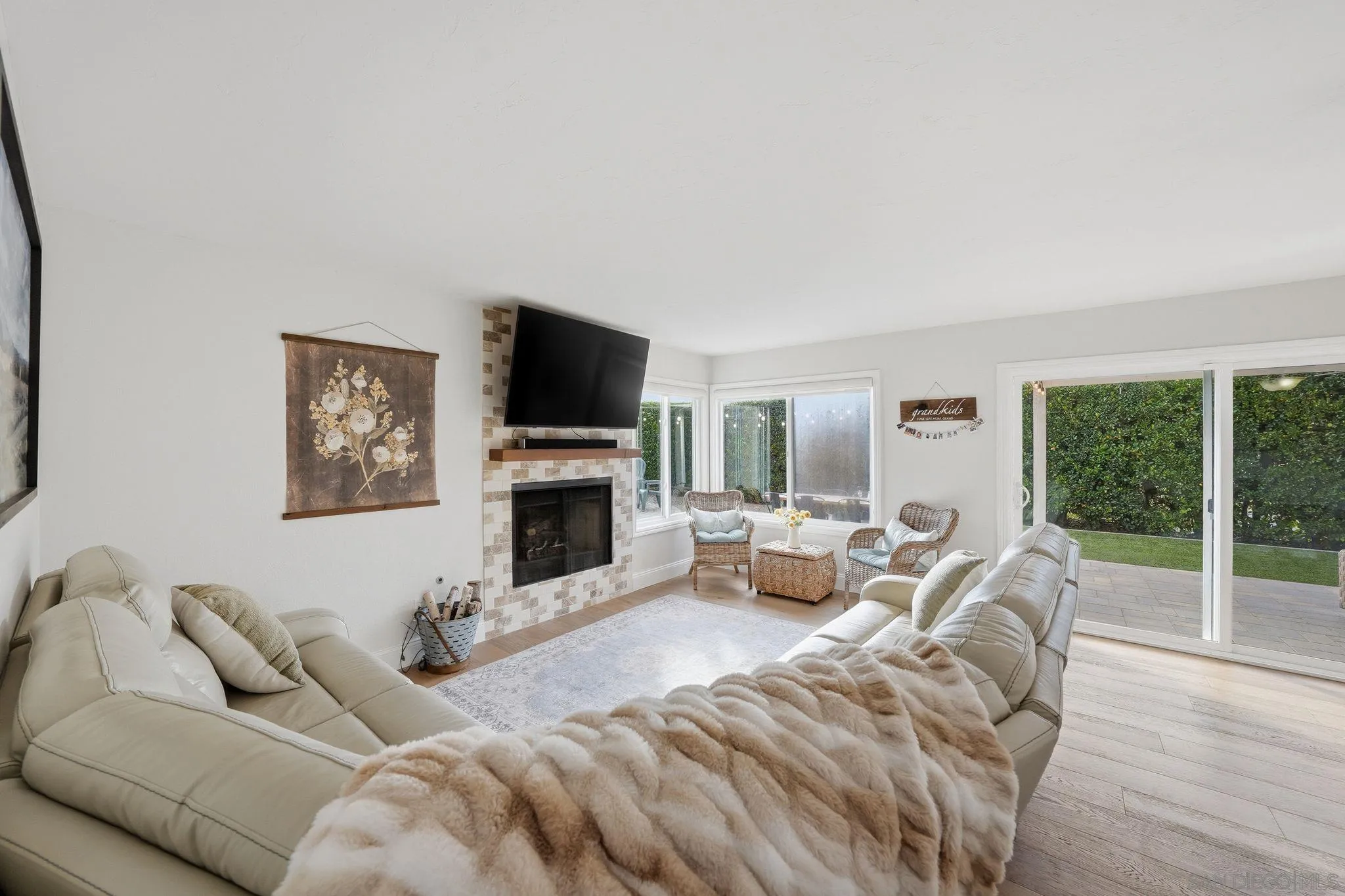 https://cdn.realtyfeed.com/cdn/127/260012890/ceff9988010a36df8377a9e113d89981.webp