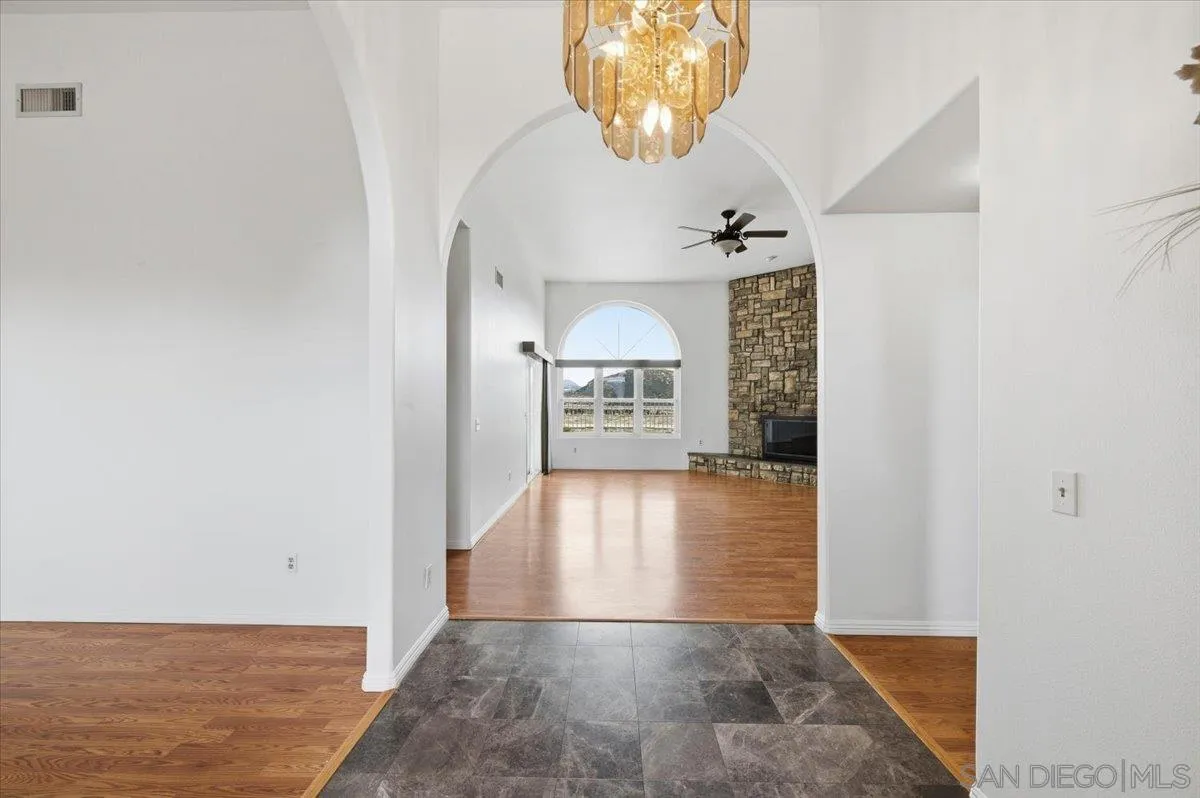 https://cdn.realtyfeed.com/cdn/127/260012893/1ea03907bb84a442cd33a89aaf66a1cb.webp