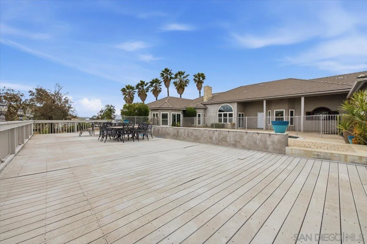 https://cdn.realtyfeed.com/cdn/127/260012893/2218d584e210276fbece31357327a6a7.webp