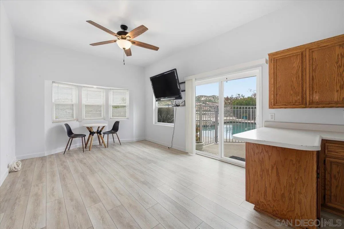 https://cdn.realtyfeed.com/cdn/127/260012893/277966ff1efe61e01c9c364d3d856cae.webp