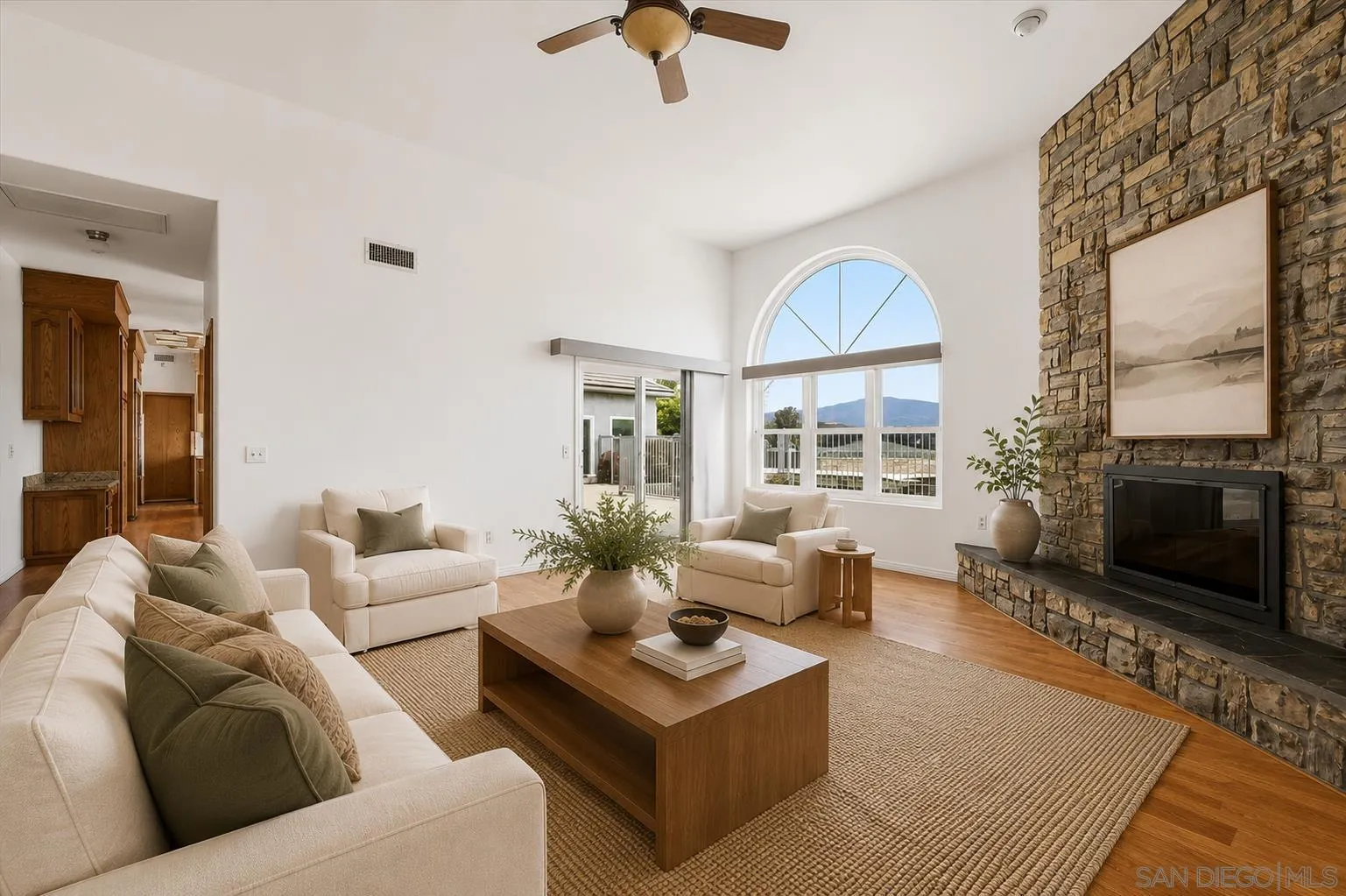https://cdn.realtyfeed.com/cdn/127/260012893/374efeca34347d774423f057b4277921.webp