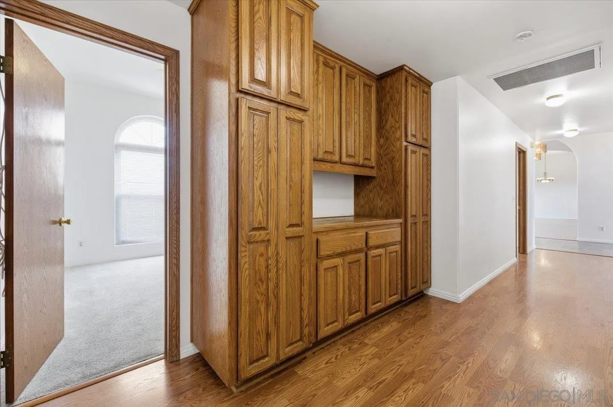 https://cdn.realtyfeed.com/cdn/127/260012893/667d0bf42d0797e1a597cda0c210b0eb.webp