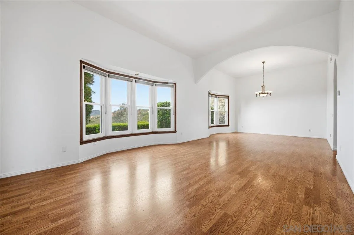 https://cdn.realtyfeed.com/cdn/127/260012893/66c6c9588481281c08db83bfff3548d6.webp