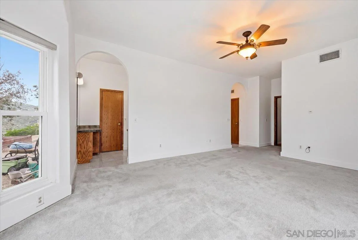 https://cdn.realtyfeed.com/cdn/127/260012893/6bdeeaee52b8c7fb793c47a89938cff9.webp