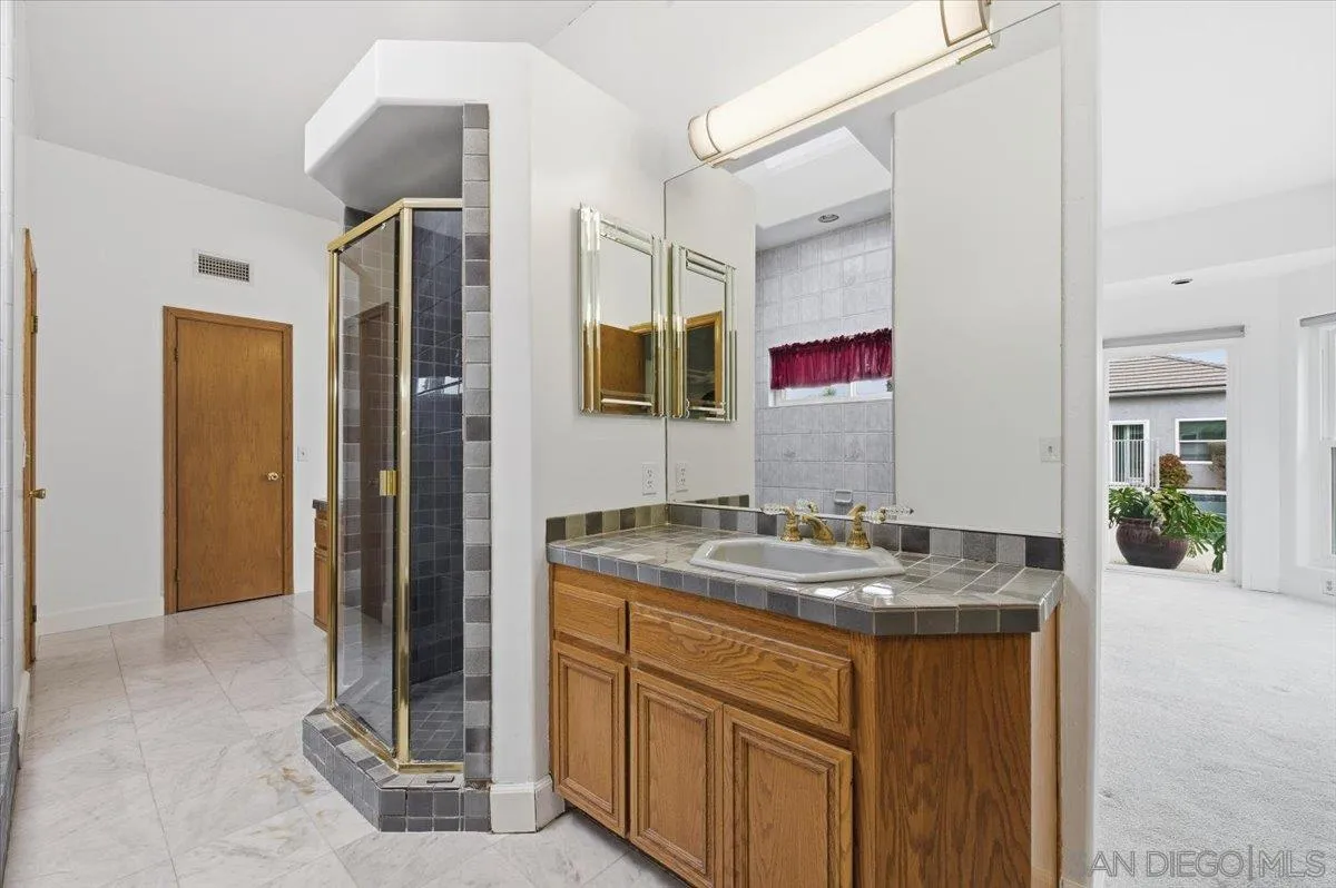 https://cdn.realtyfeed.com/cdn/127/260012893/9be2ac692565532e02eabaf329f556a2.webp