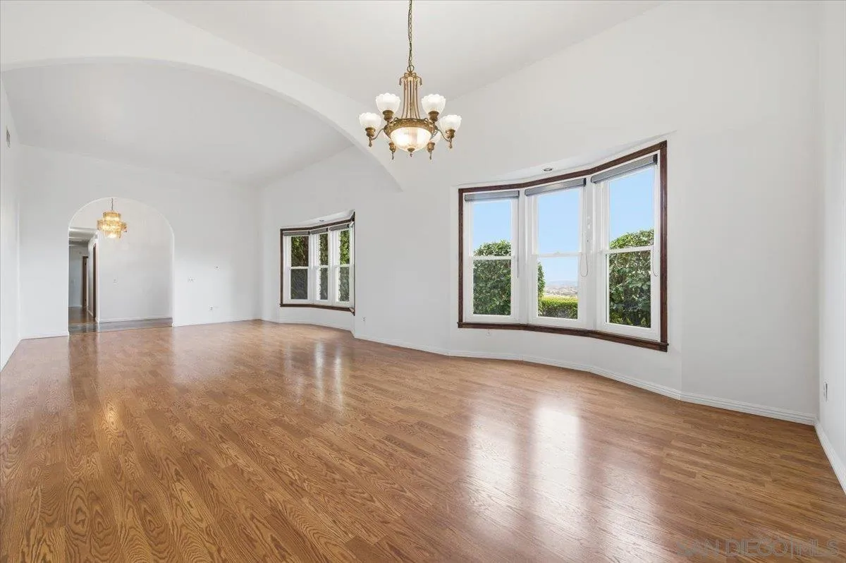 https://cdn.realtyfeed.com/cdn/127/260012893/adc6b51d7f9074c4752914747c94c6fe.webp