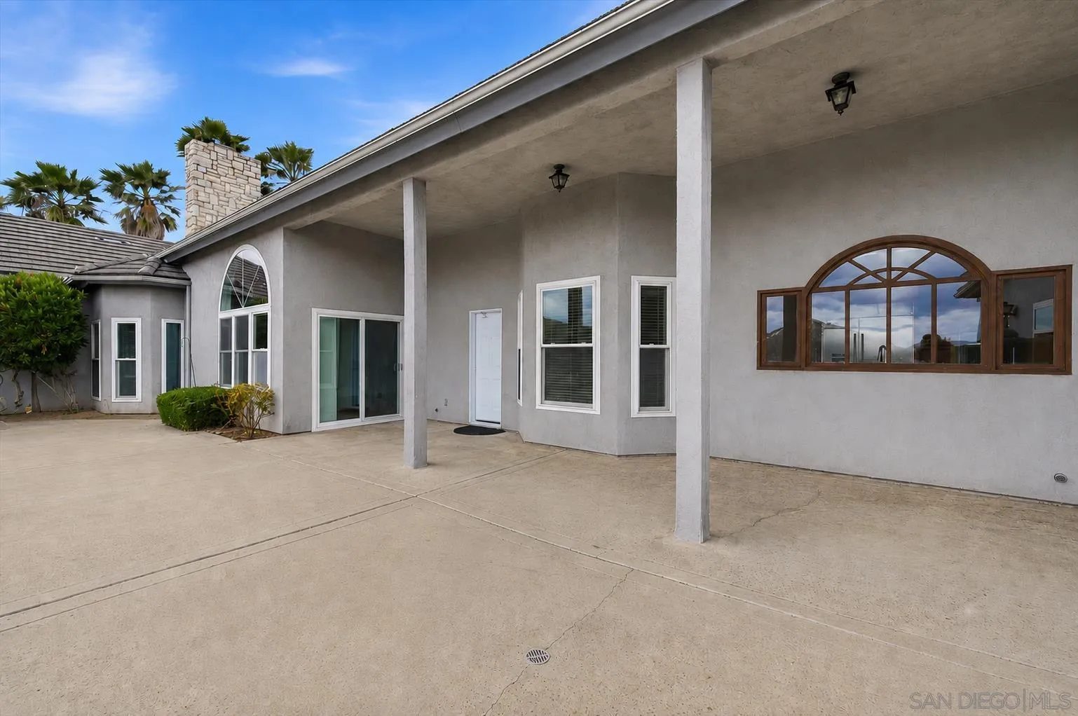 https://cdn.realtyfeed.com/cdn/127/260012893/c0b6be331d39fc8026eb30169d2f6d4f.webp