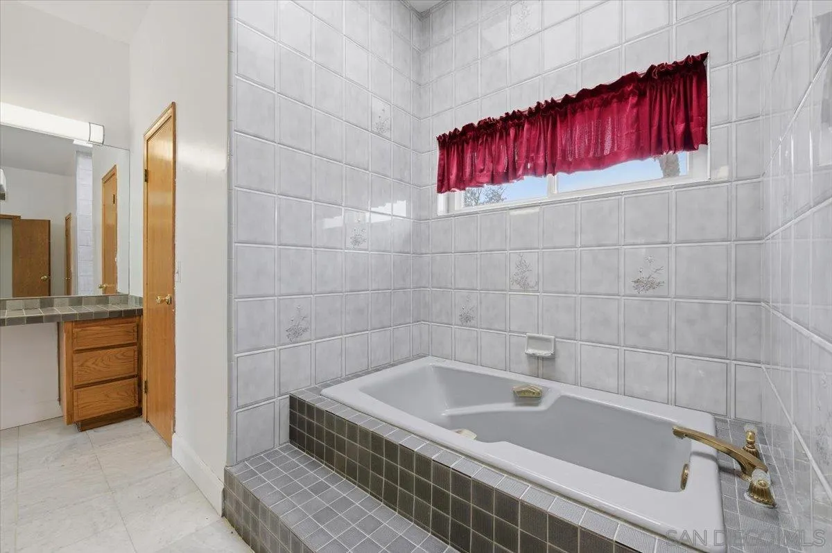 https://cdn.realtyfeed.com/cdn/127/260012893/e23943de1b58b025389b527d67486d0a.webp