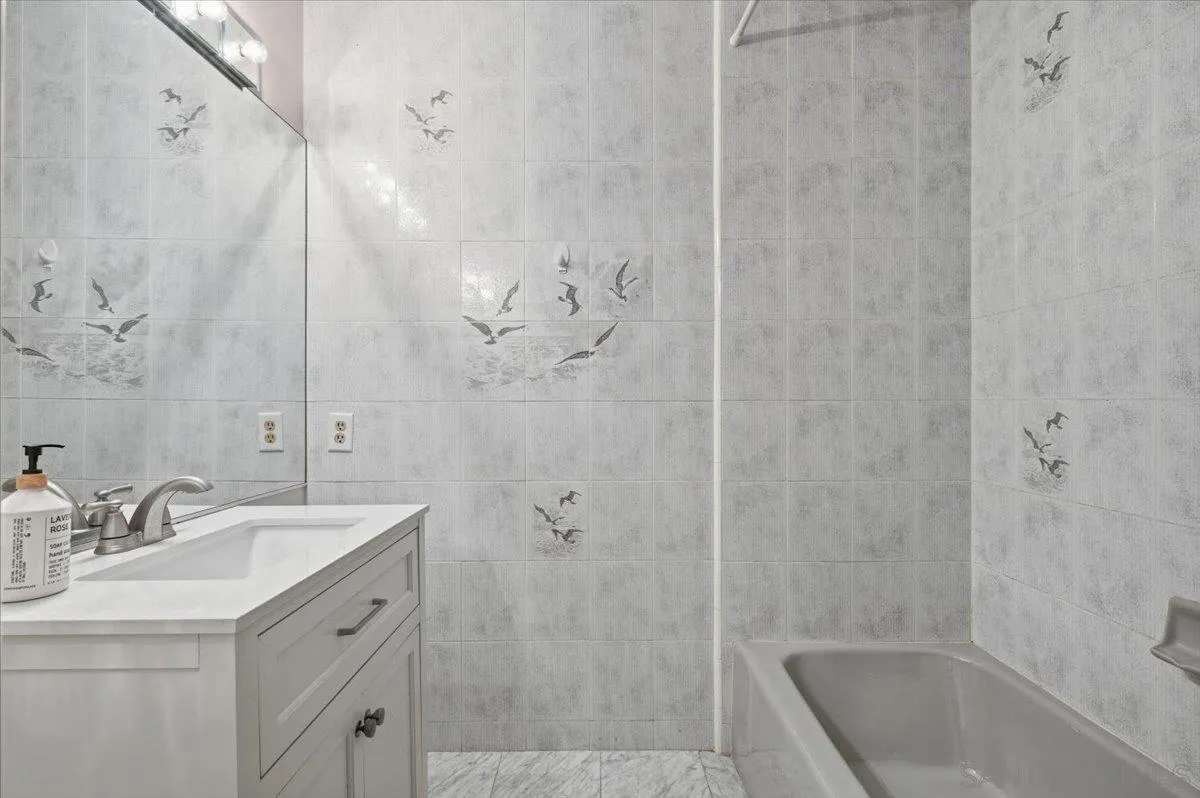 https://cdn.realtyfeed.com/cdn/127/260012893/e7a578a2bca74e14a618118d98683fc7.webp