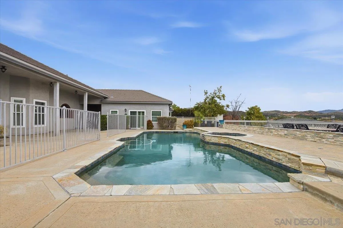 https://cdn.realtyfeed.com/cdn/127/260012893/f3ceee05418ff79341dab86991f79fda.webp