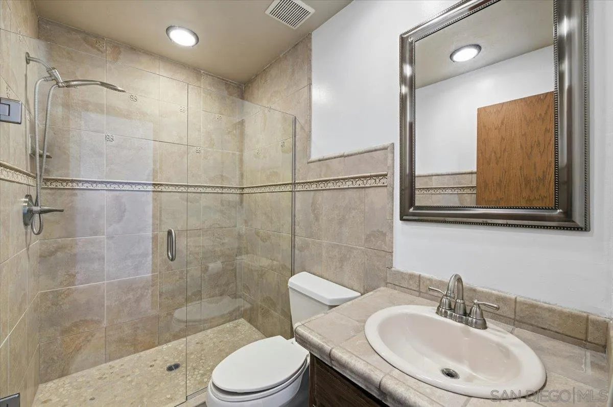 https://cdn.realtyfeed.com/cdn/127/260012893/fde0a9ce8744e85810cce51b782bce58.webp