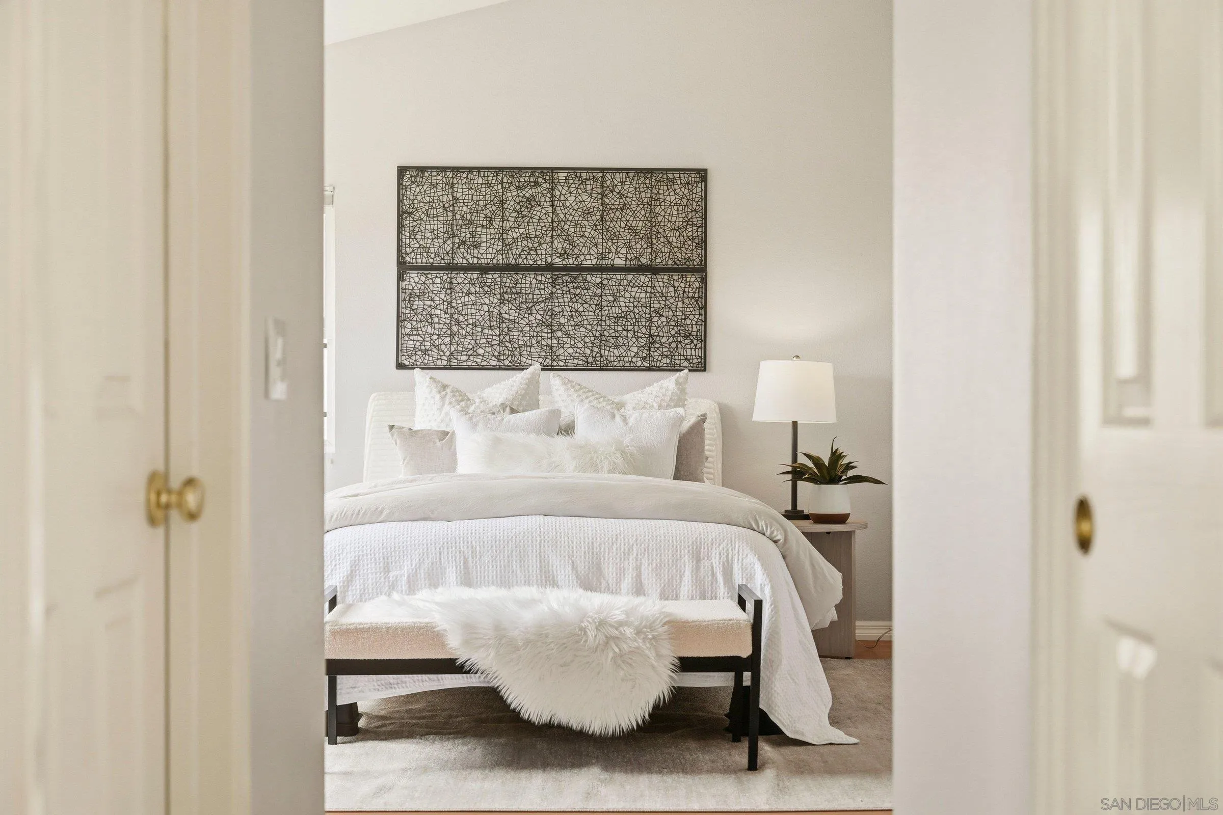 https://cdn.realtyfeed.com/cdn/127/260012894/48c6c968893b4188c1288cef5c391ed7.webp