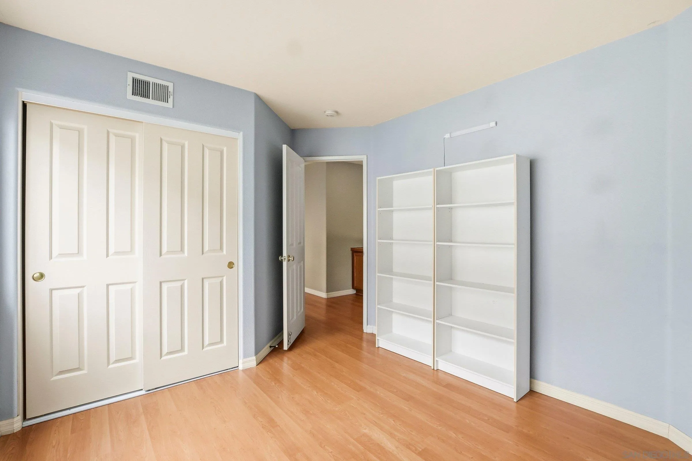 https://cdn.realtyfeed.com/cdn/127/260012894/68942d5dddd357e57019179ea66a79fe.webp