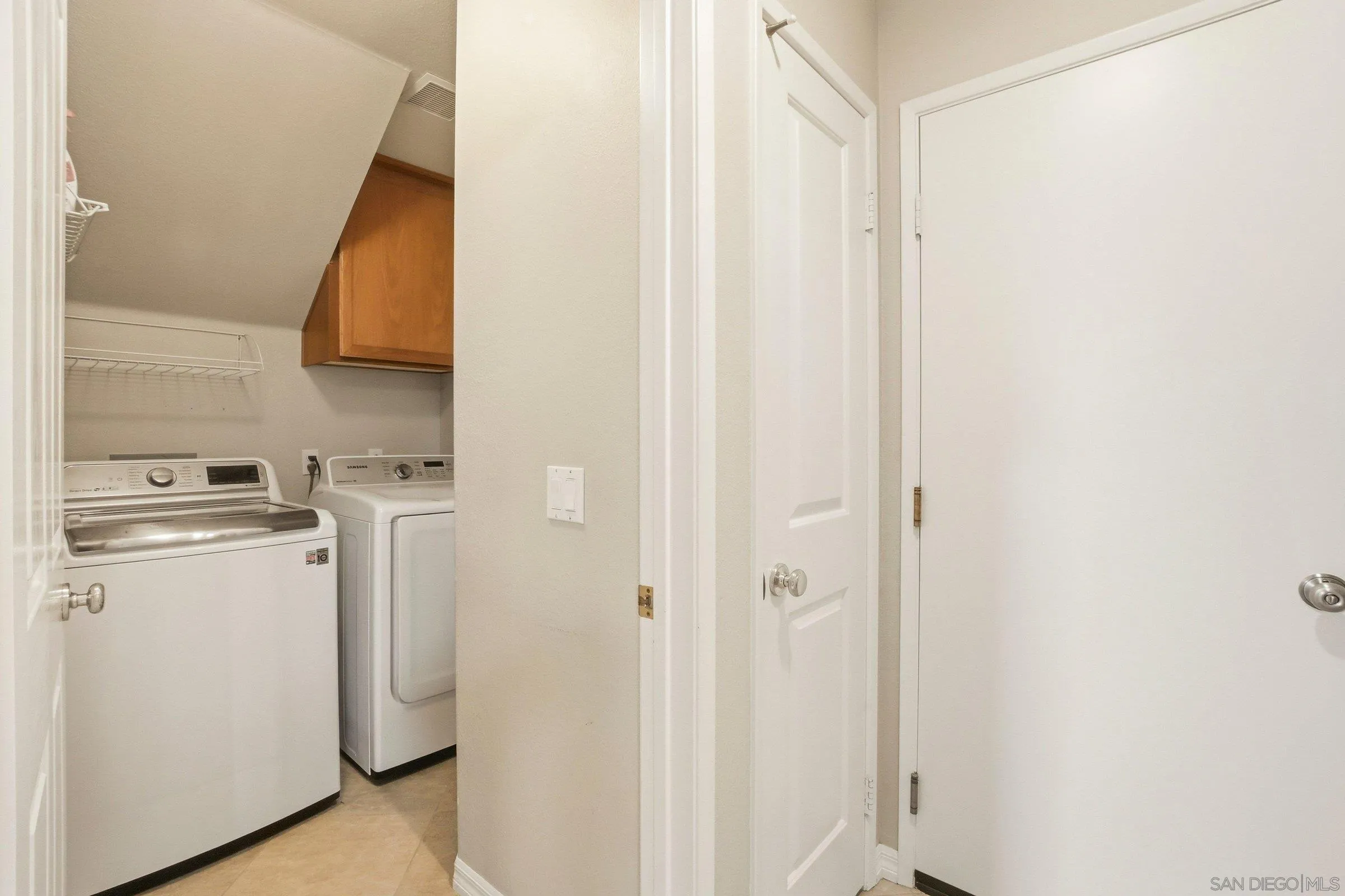 https://cdn.realtyfeed.com/cdn/127/260012894/882e750afb3a28cfa7684549484a3482.webp