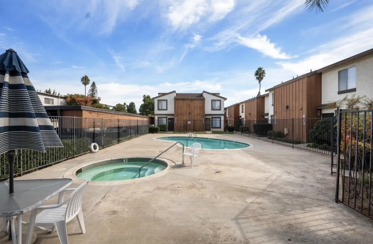 Photo #12: 260012897 Listing: Photo #12