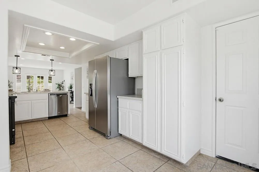 https://cdn.realtyfeed.com/cdn/127/260012899/04bf7523e9aec443083bca4f44000357.webp