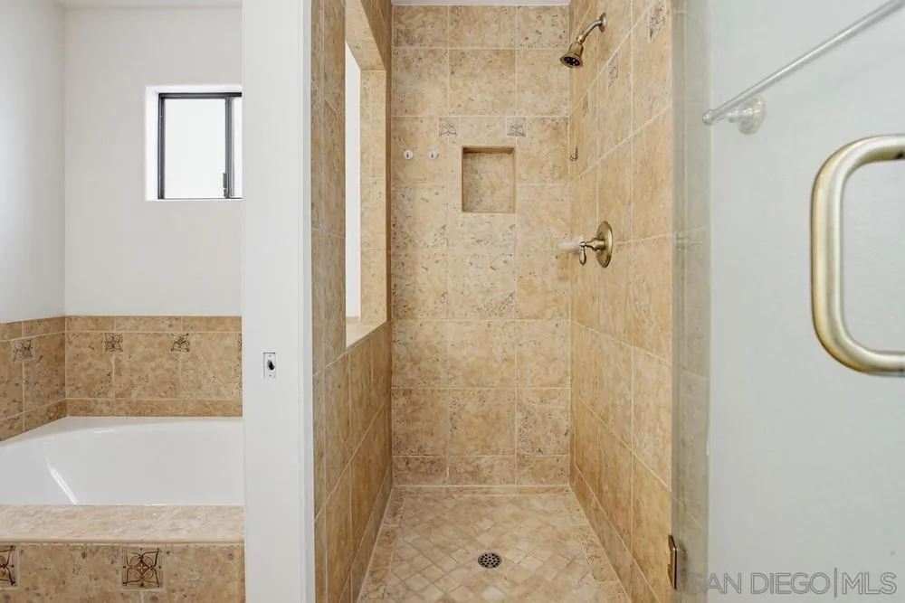 https://cdn.realtyfeed.com/cdn/127/260012899/7b30f2e91b500d6ac80633cd000279d4.webp