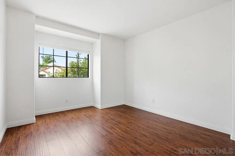 https://cdn.realtyfeed.com/cdn/127/260012899/816ba960282f8ea335bd835d33e30d53.webp