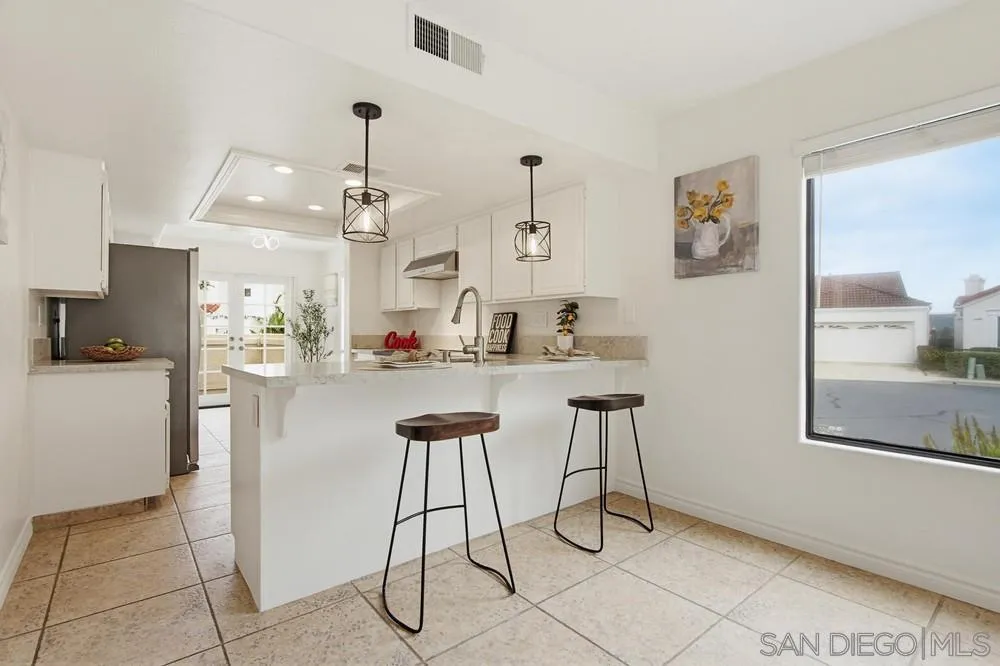 https://cdn.realtyfeed.com/cdn/127/260012899/e1a498d905414ee300d50ffc50950f99.webp