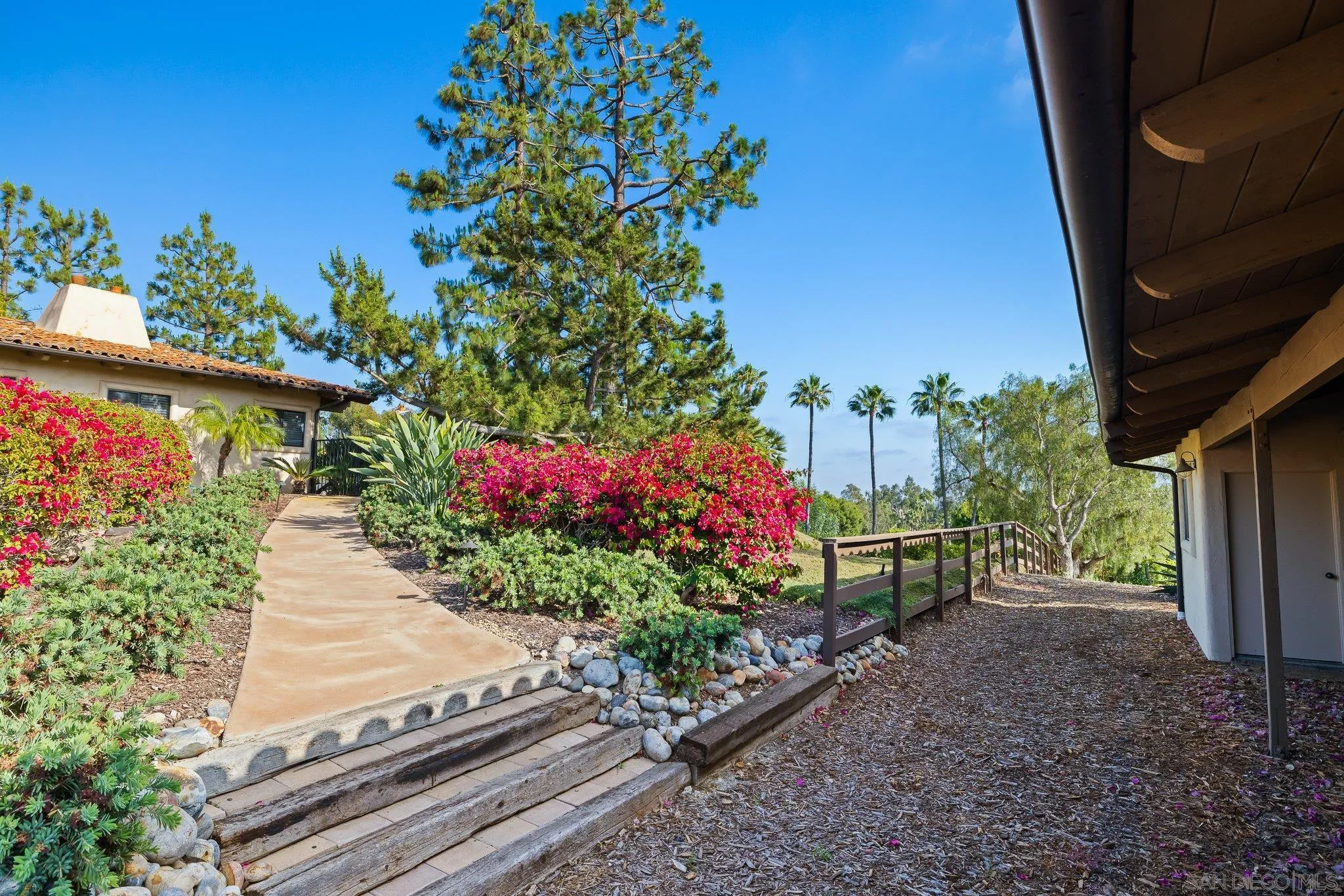 https://cdn.realtyfeed.com/cdn/127/260012900/b6a5e2b257e60667f8d3b8a62b09ddfa.webp