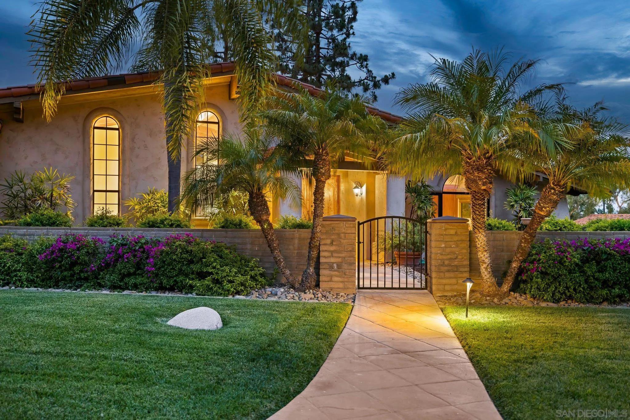https://cdn.realtyfeed.com/cdn/127/260012900/d38ad7bfe96125b9c5f9b62201091241.webp