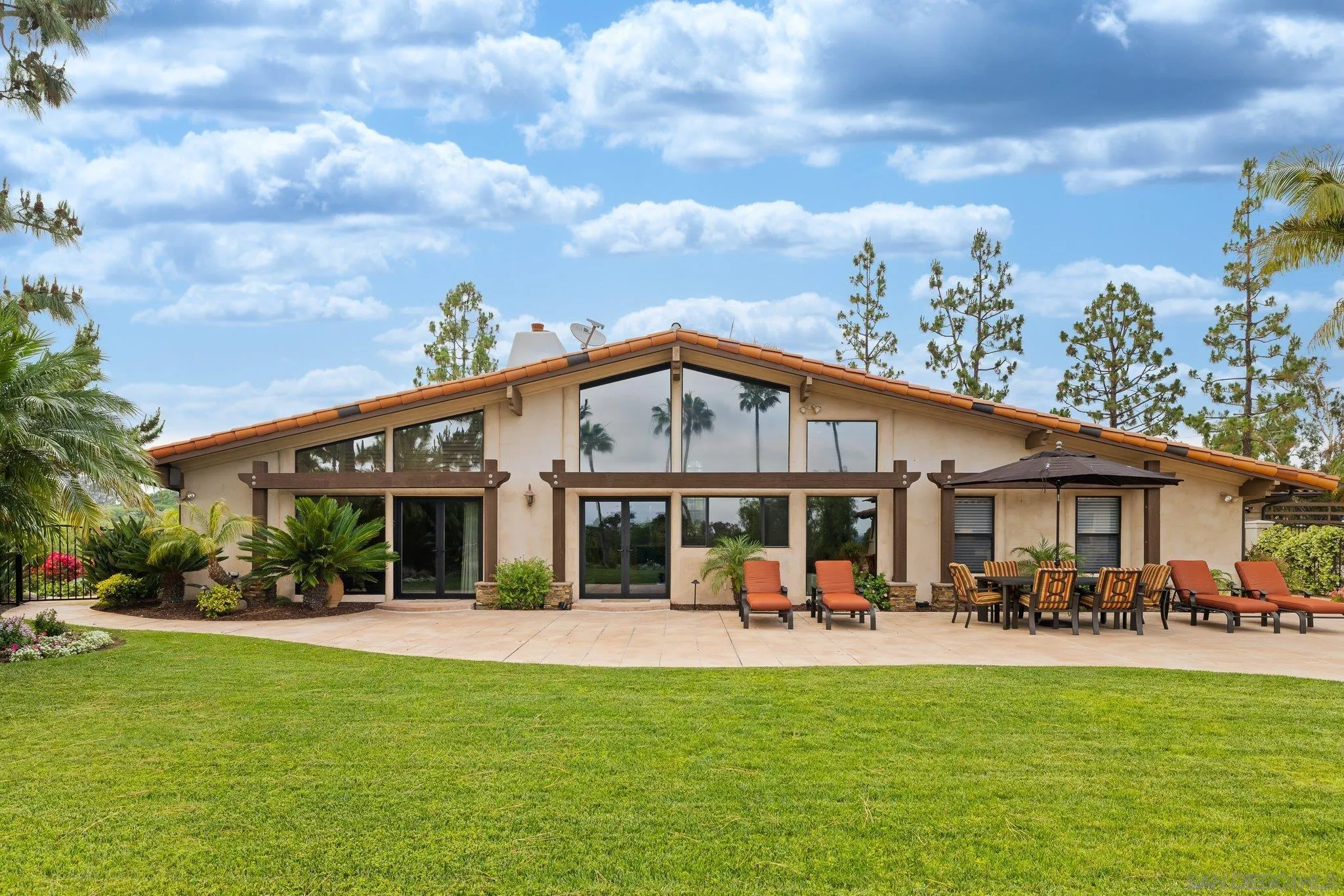 https://cdn.realtyfeed.com/cdn/127/260012900/d74dbfa236d713bf43b6a4b6a81d88e1.webp