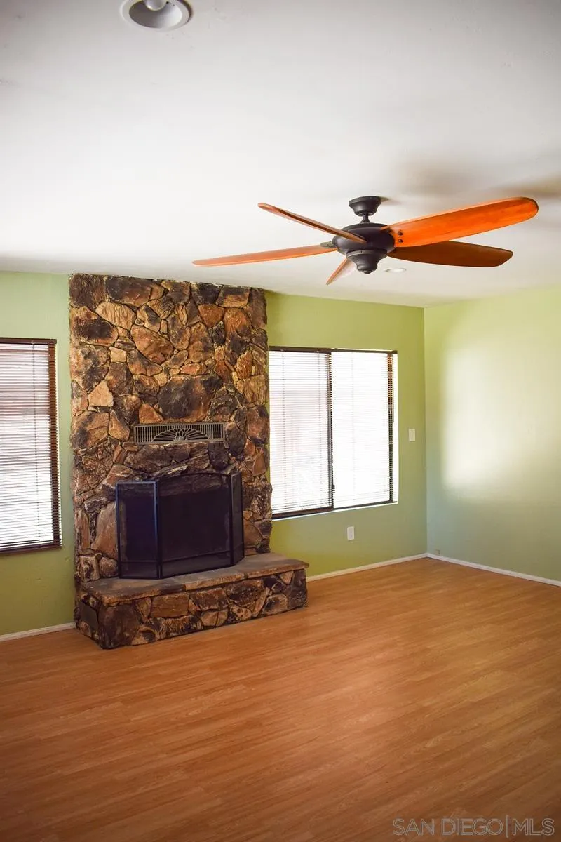 https://cdn.realtyfeed.com/cdn/127/260012901/3ca903fee2f6b8d5e53fba058d8f3a1e.webp