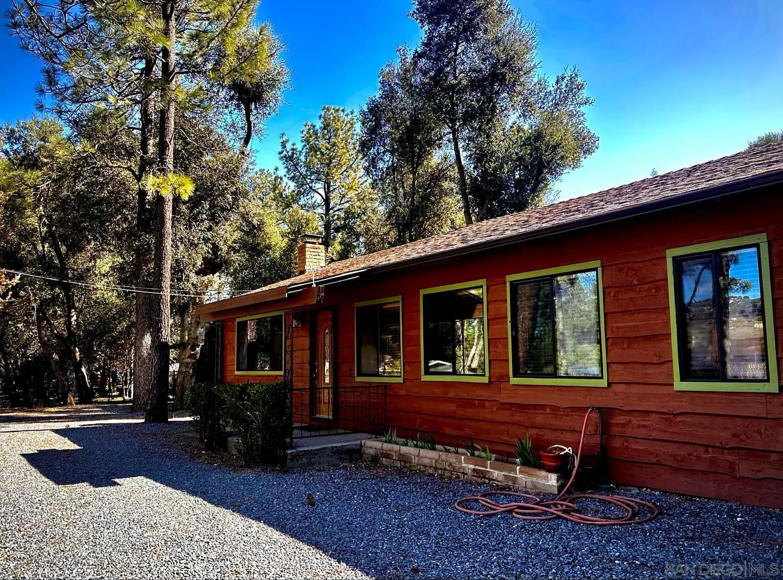 https://cdn.realtyfeed.com/cdn/127/260012901/3e7e771c9ddfad80aa66d2f0956b92ee.webp