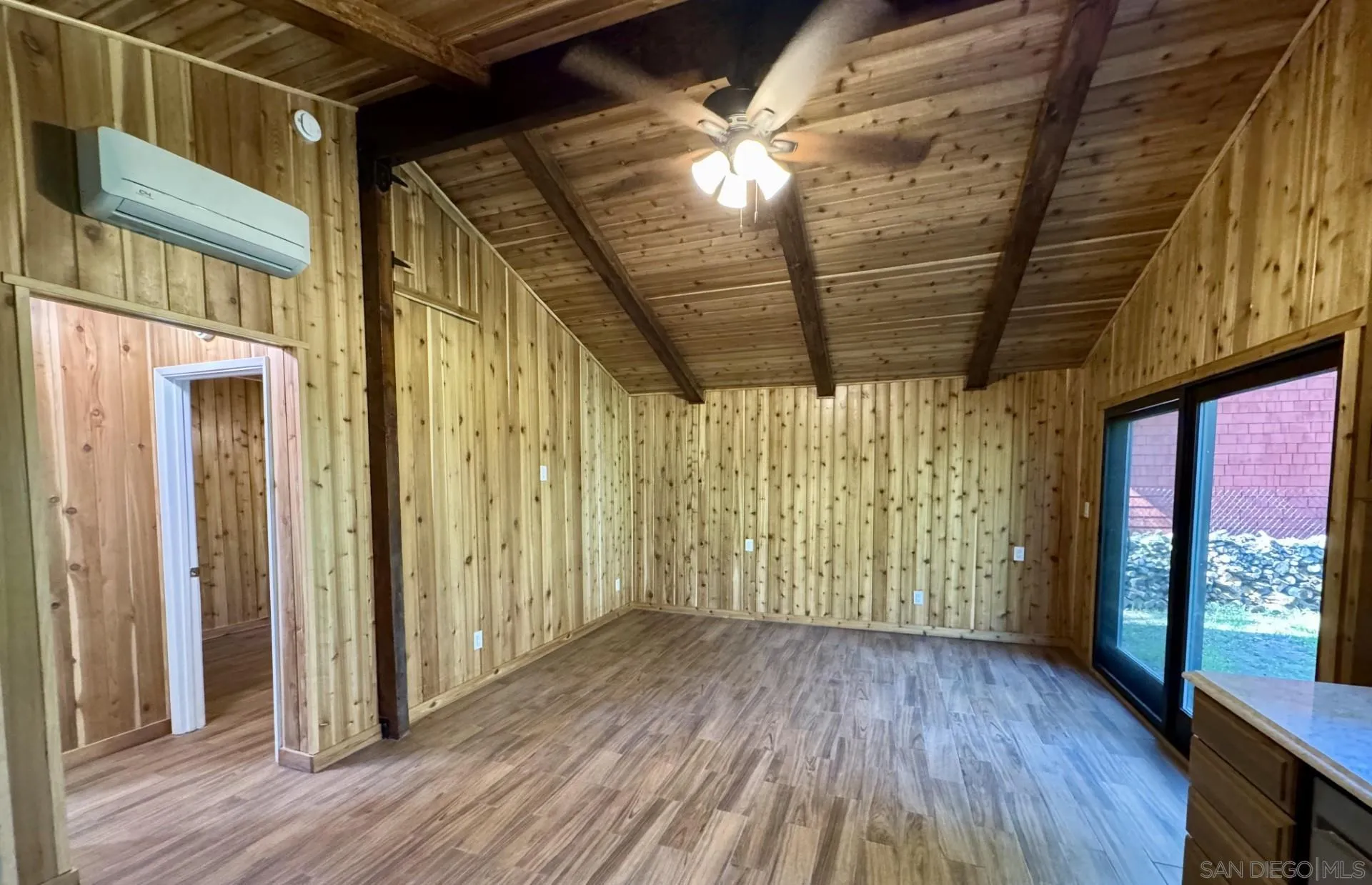 https://cdn.realtyfeed.com/cdn/127/260012901/8e6513adab73623f2f419a4371a39d2f.webp