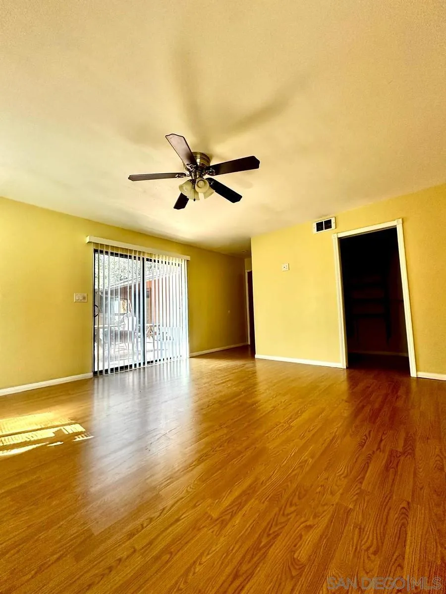 https://cdn.realtyfeed.com/cdn/127/260012901/a52d9e7f624bb1b2991b1fa53a610dc0.webp