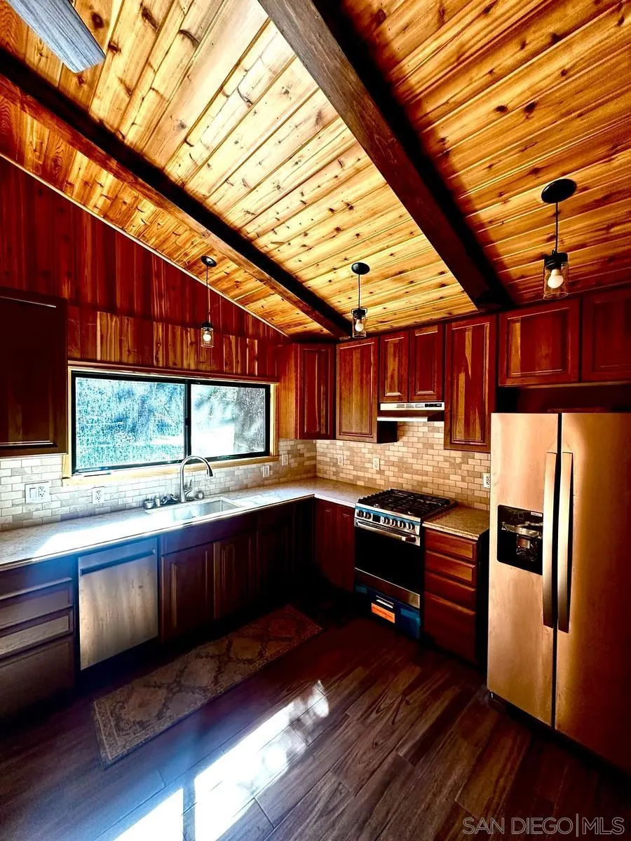 https://cdn.realtyfeed.com/cdn/127/260012901/af6b1b317ff4d54863267ee6963372b9.webp