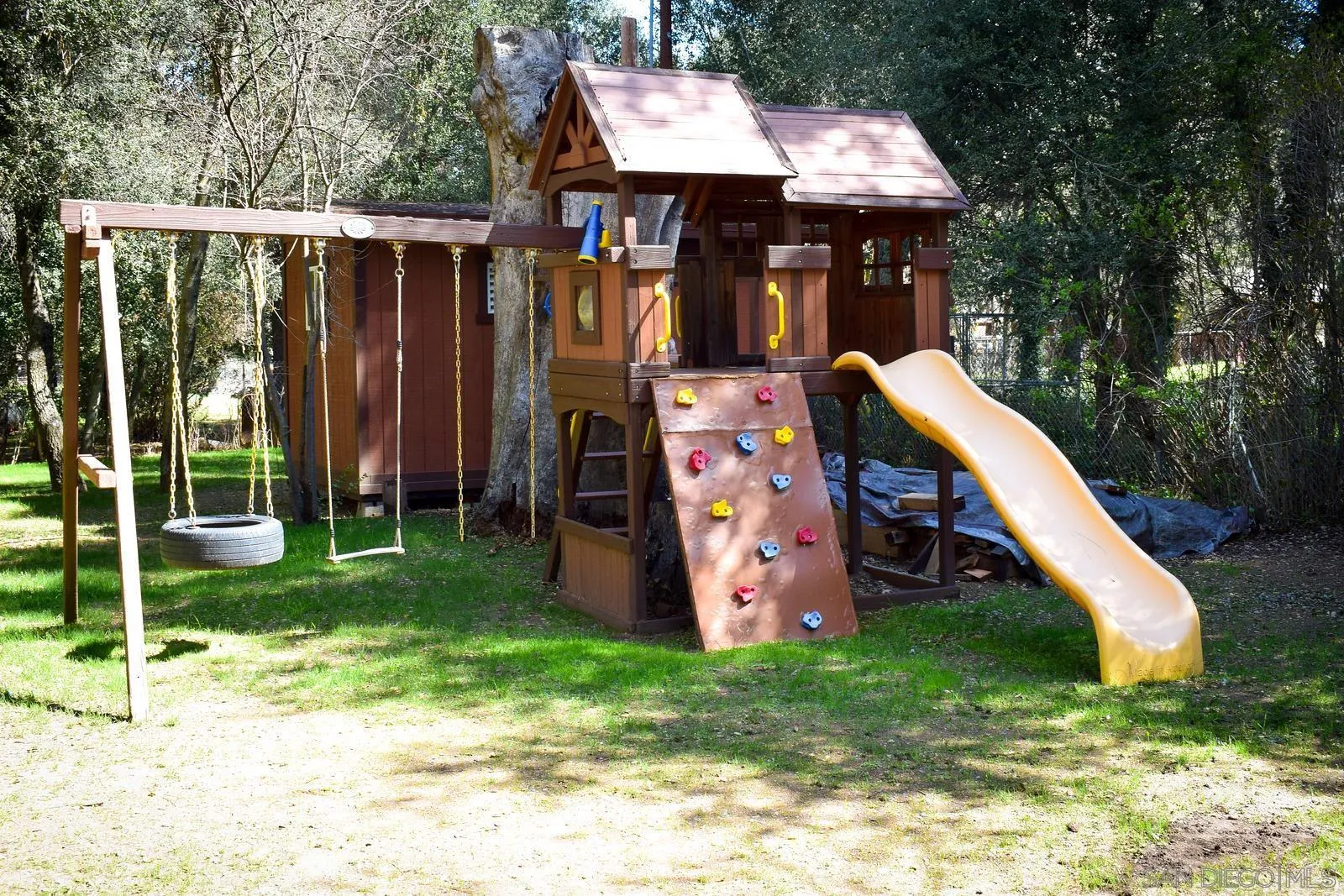 https://cdn.realtyfeed.com/cdn/127/260012901/c82d517454b0bd98775d74795394b4d1.webp
