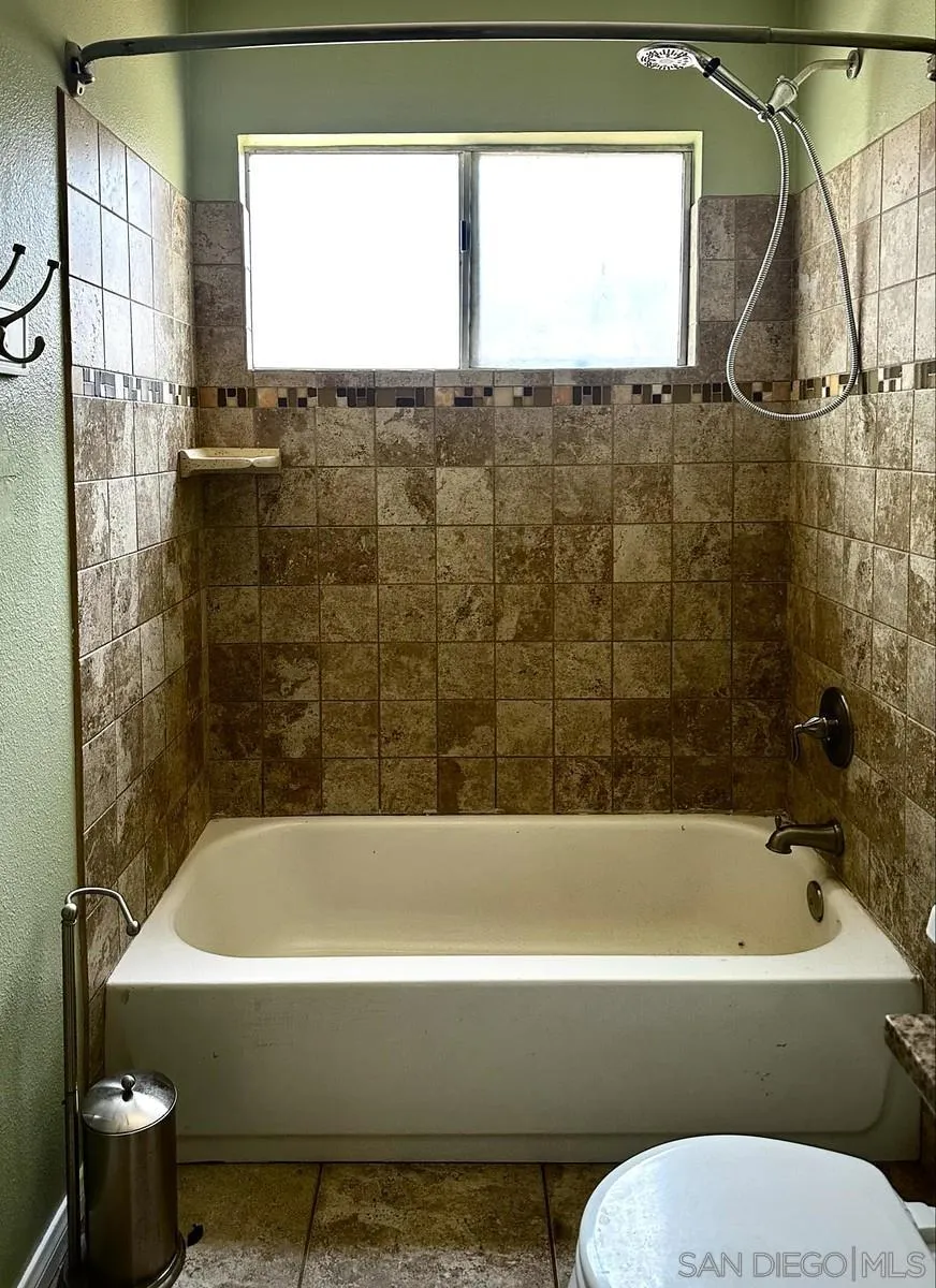 https://cdn.realtyfeed.com/cdn/127/260012901/eb2f635f7a2c796e9e69f493294e22a0.webp