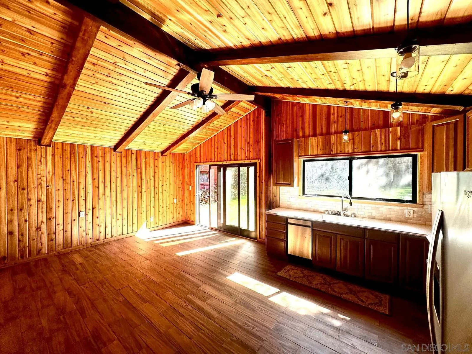 https://cdn.realtyfeed.com/cdn/127/260012901/f5f41b7d1549834454c365f24d6b18bd.webp