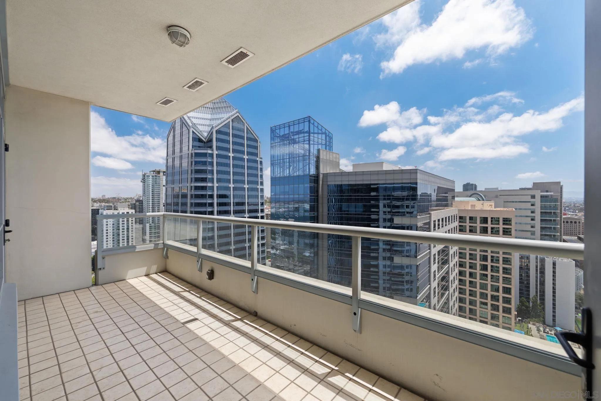 https://cdn.realtyfeed.com/cdn/127/260012905/0a4ab624bcc860b0731122cdfd26201b.webp