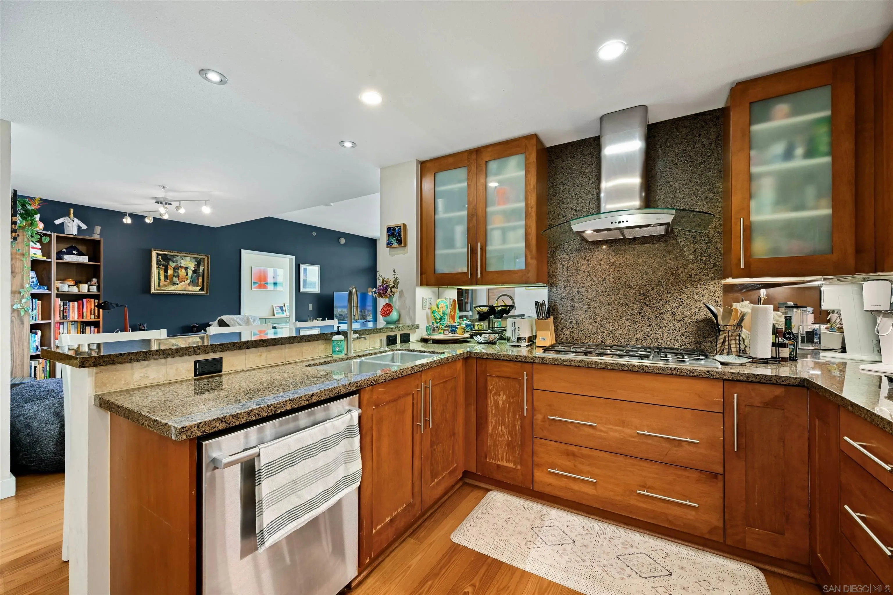 Photo #9: 260012905 Listing: Photo #9