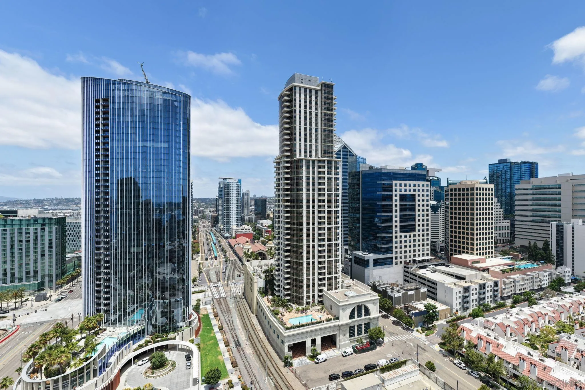 https://cdn.realtyfeed.com/cdn/127/260012905/594fad7dd95d59b1d576537e064729a0.webp