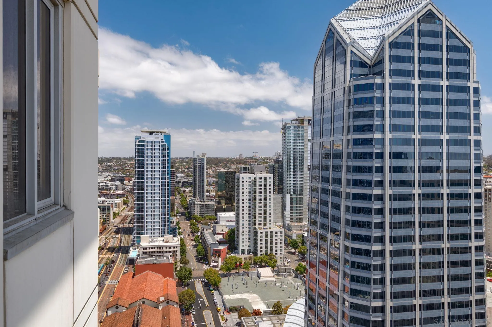 https://cdn.realtyfeed.com/cdn/127/260012905/654d3dc09908304123405e8b27603c28.webp