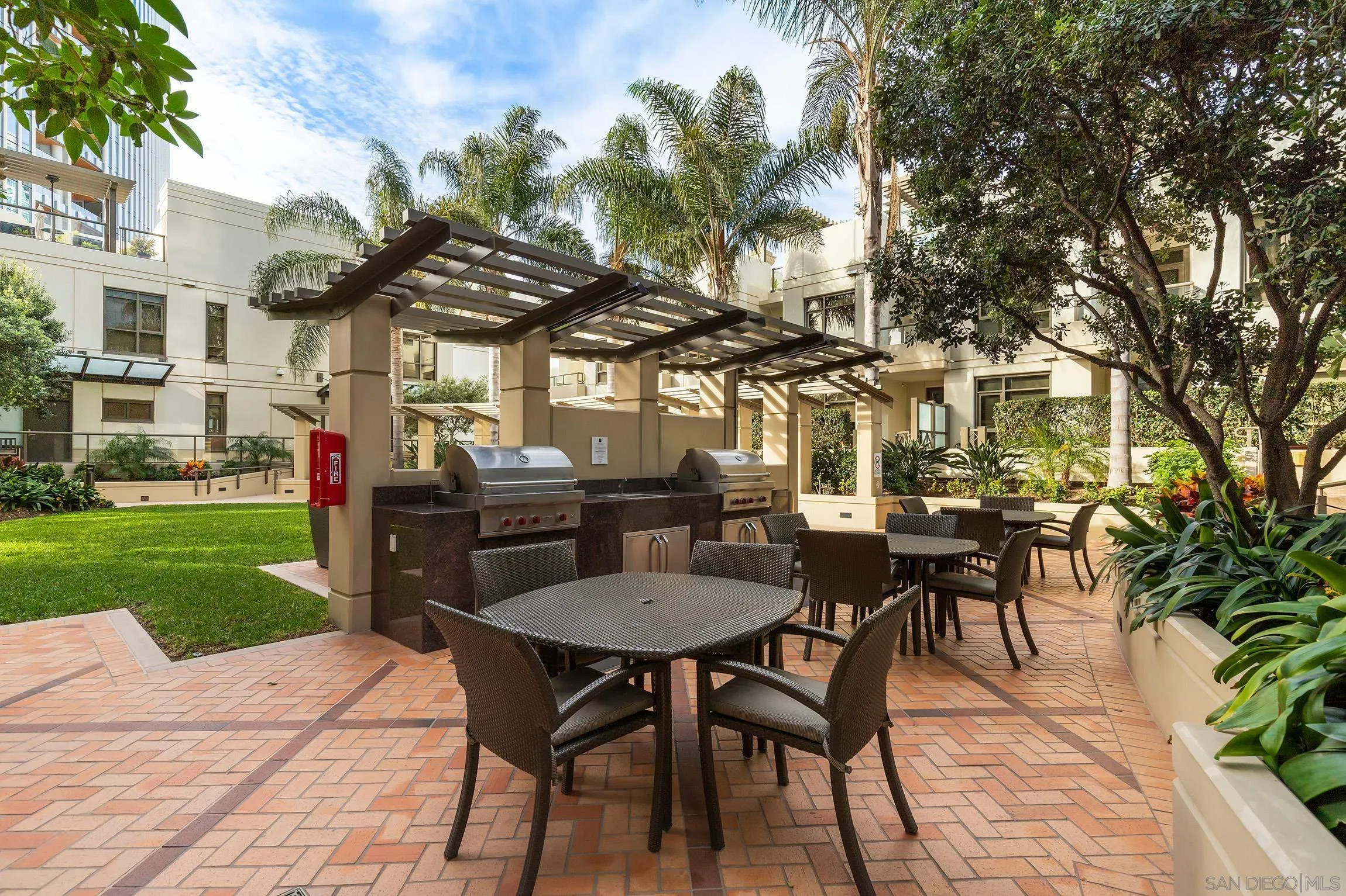 https://cdn.realtyfeed.com/cdn/127/260012905/694f0ee2230728160d02ddfde8be45c8.webp