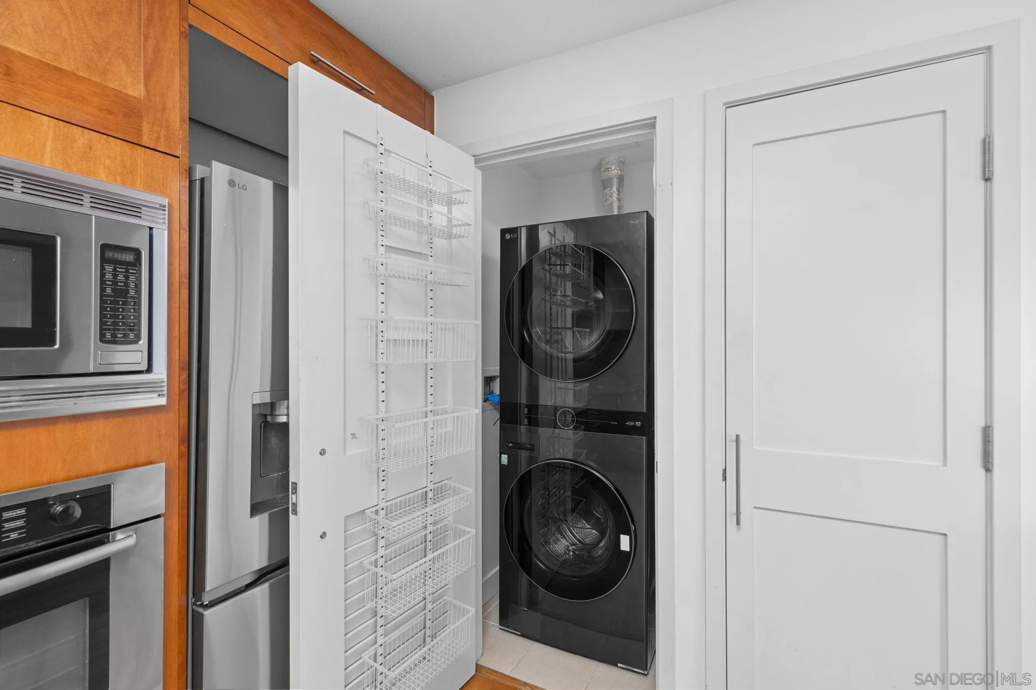 https://cdn.realtyfeed.com/cdn/127/260012905/90fe9a692e972dab1bdadcf34649ab22.webp